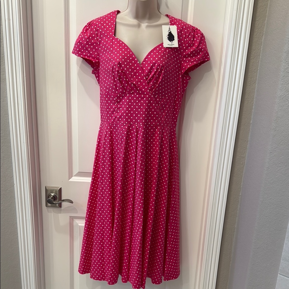 Pink Fit and Flare Midi Dress with Sweetheart Neckline